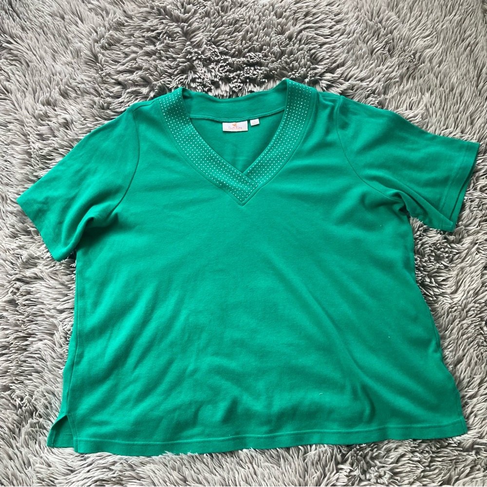 Quacker Factory XL Vibrant Green Top V-Neck